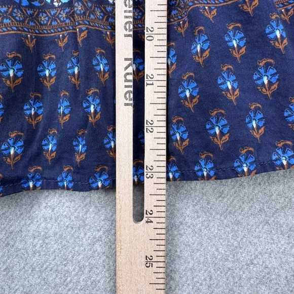 Vineyard Vines Fenwick Blue Smocked Square Neck Top Silk Blend Milkmaid M - Picture 6 of 9